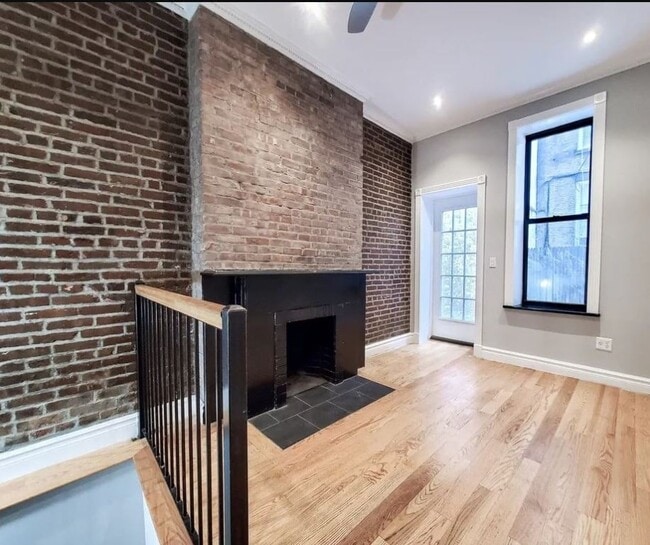 Building Photo - 53 Leroy St