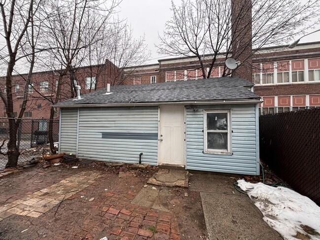 Building Photo - 247 Inslee Pl