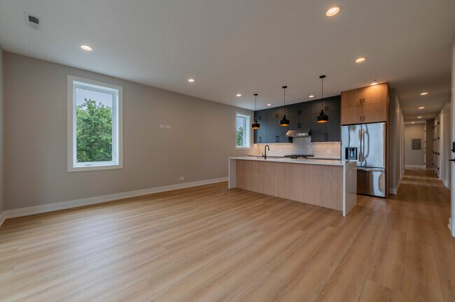 Foto del edificio - 6519 W Addison St
