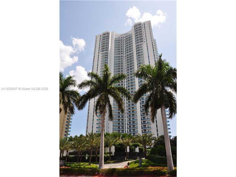 Primary Photo - 2711 S Ocean Dr