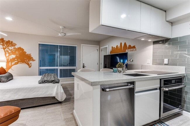 Foto del edificio - 3110 Red River St