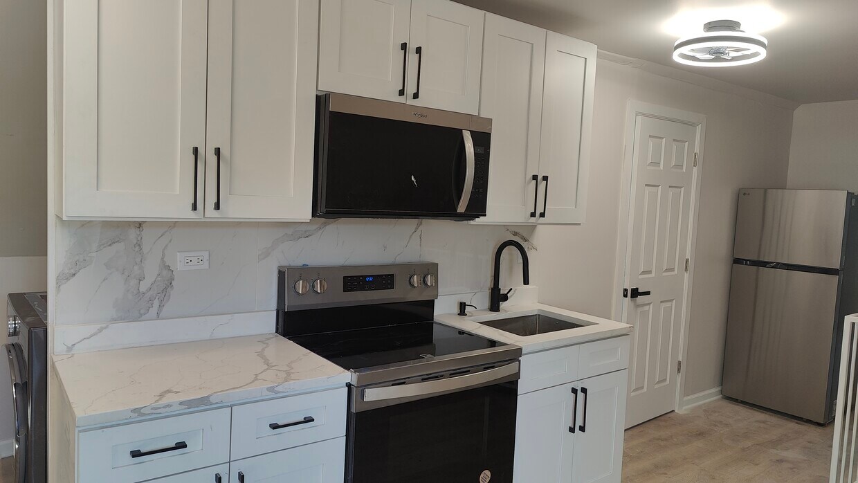 Foto principal - 3038 W 40th St