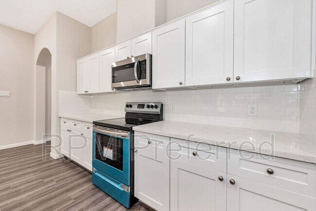 Building Photo - 55 Hill Rd