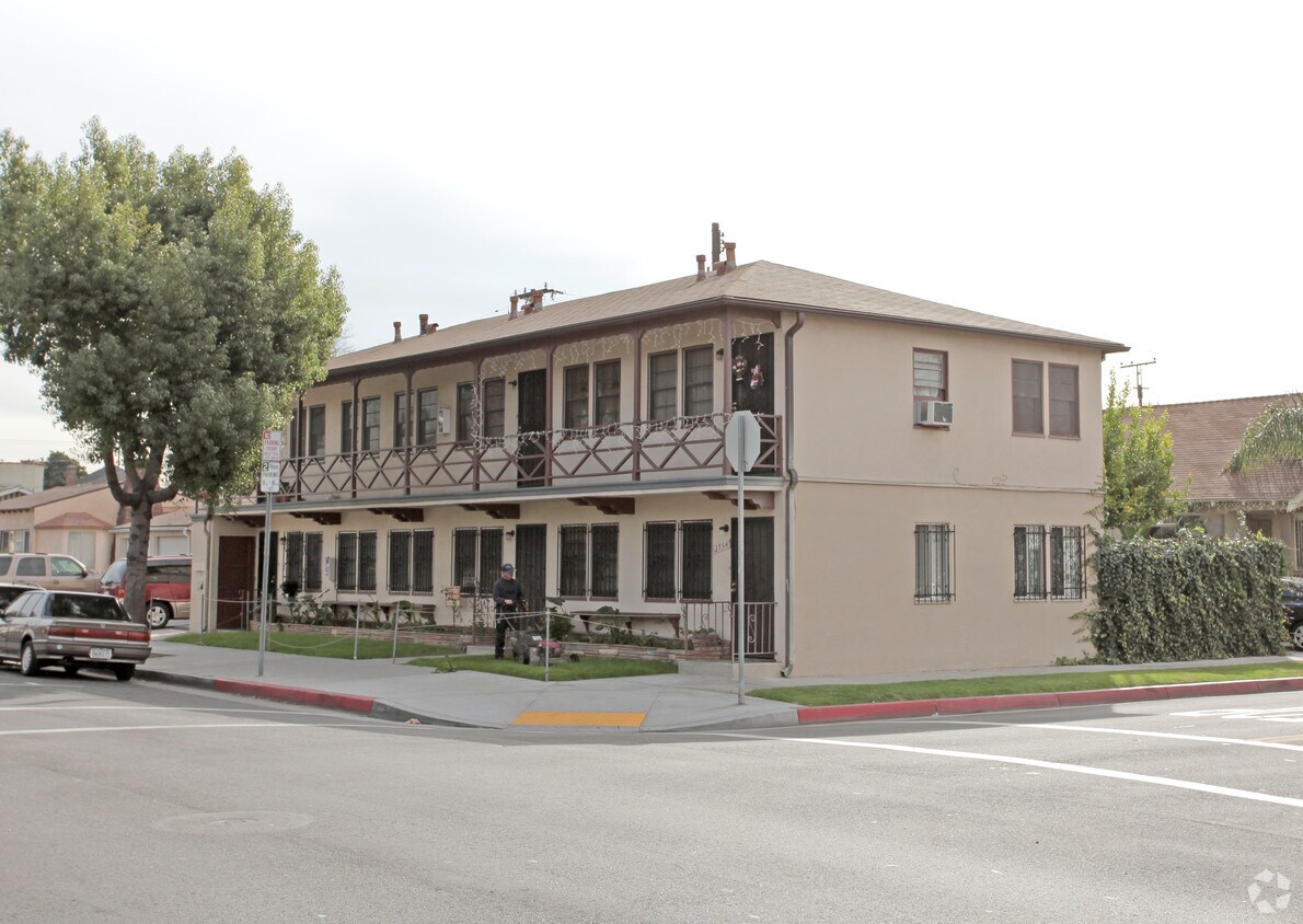 2754 Saturn Ave, Huntington Park, CA 90255 2754 Saturn Ave Huntington Park, CA Apartments
