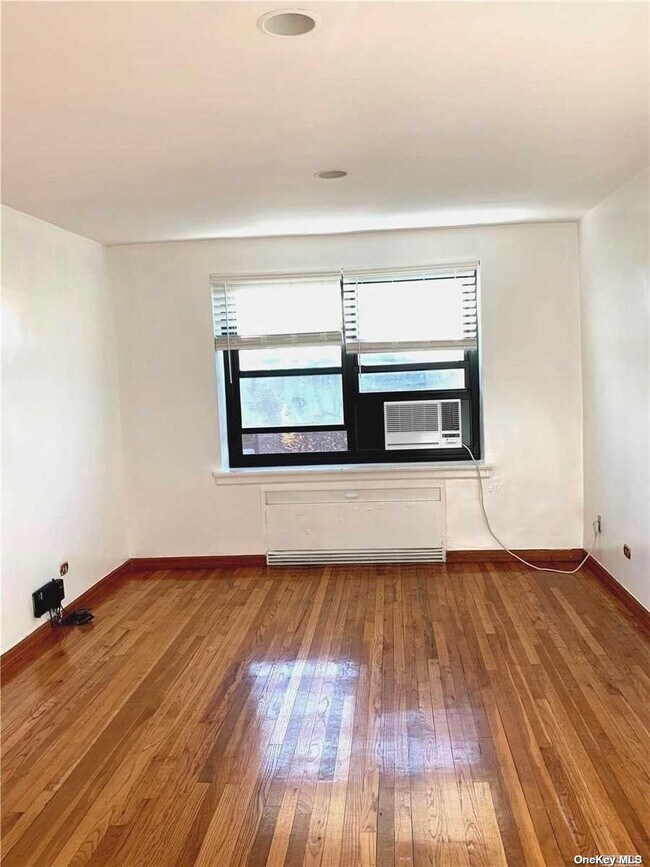 Building Photo - 212-03-212-75 75th Ave