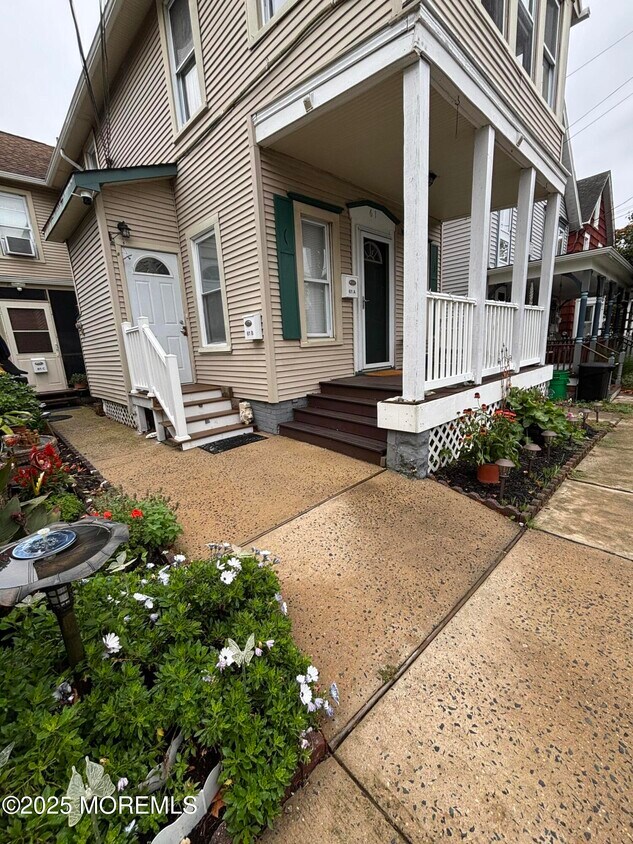 Foto principal - 61 Benson Ave