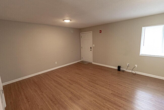 Building Photo - 105 N Garth Ave