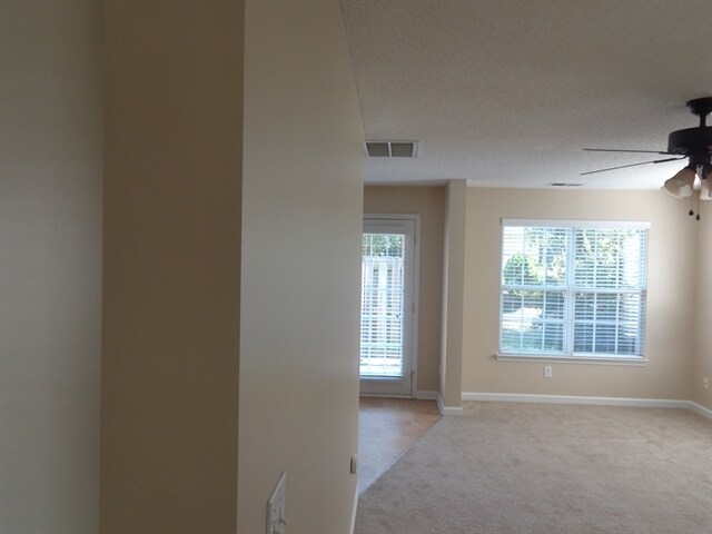 Foto del edificio - 15446 Stone Hollow Drive