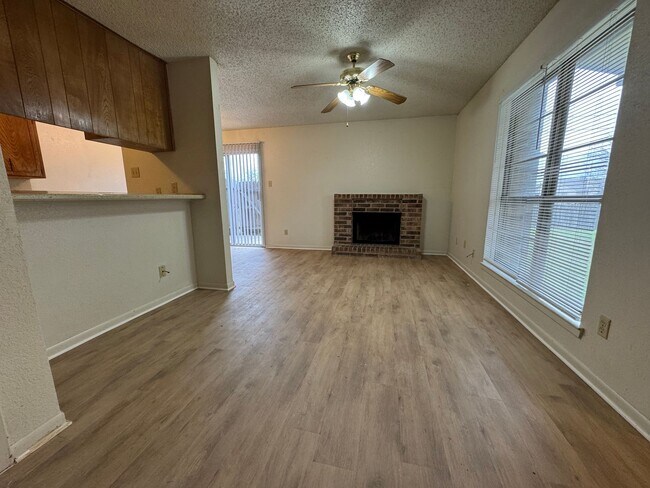 Foto del edificio - 3001 Lake Rd