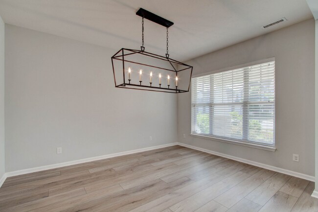 Foto del edificio - 6366 Sugar Maple Dr