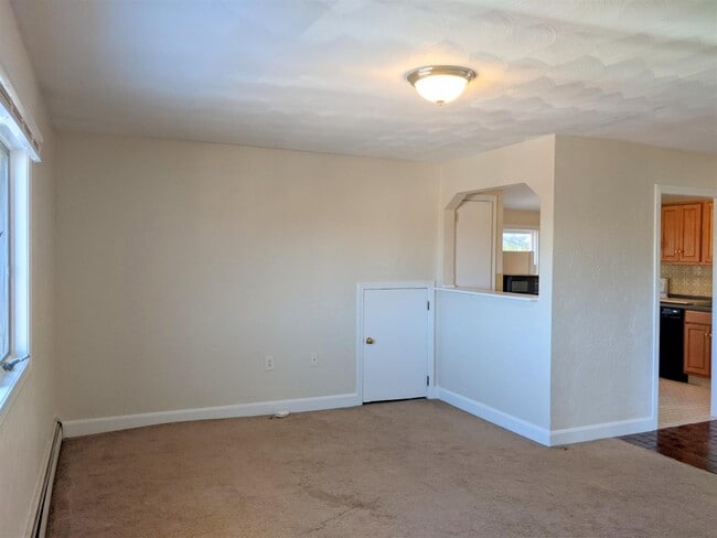 Building Photo - 714 Broadway