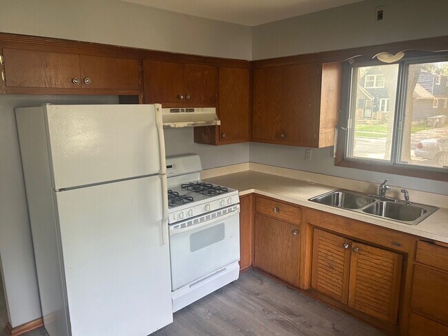 Foto del edificio - Nice 2 bed/1 bath Apartment