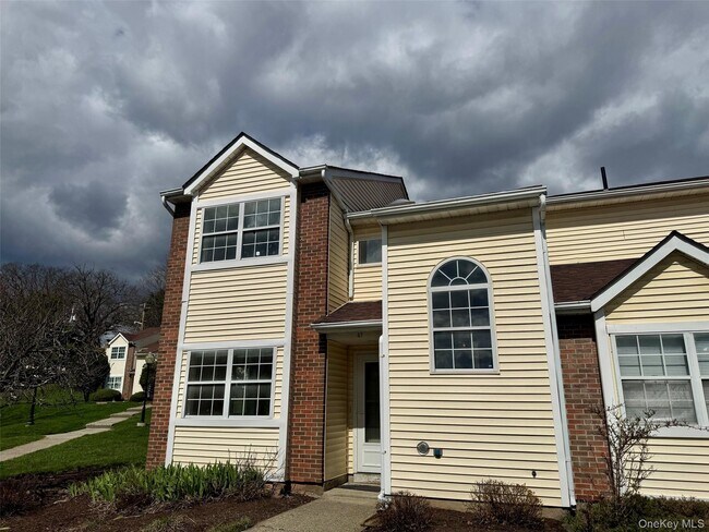 Foto del edificio - 47 Brick Pond Rd