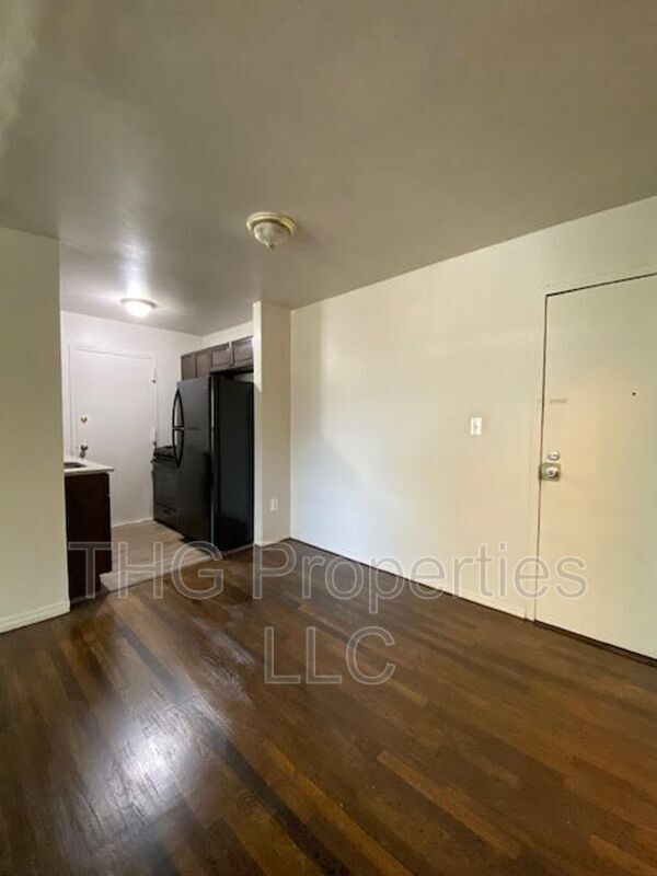 Foto del edificio - 610 E Front St