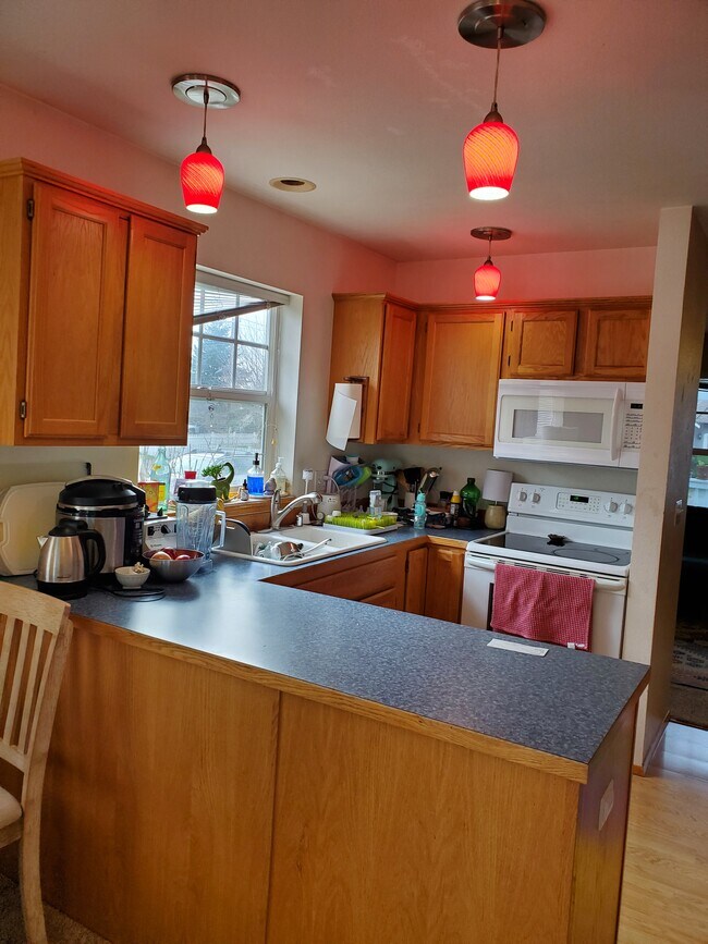 Cocina - 2908 St Paul St