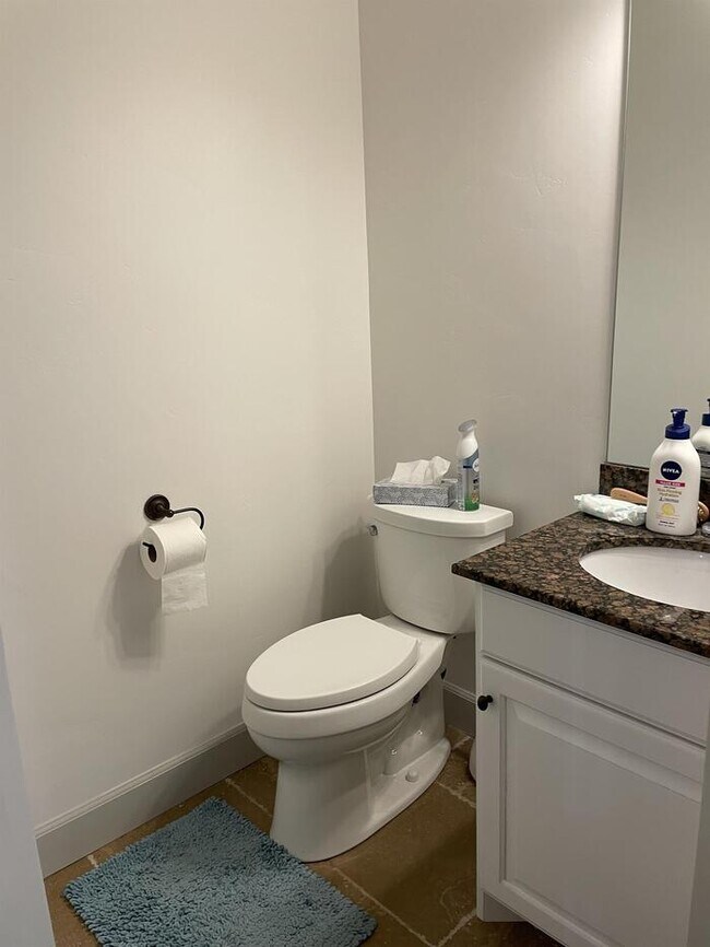 Foto del edificio - 1227 SilverCrest Dr