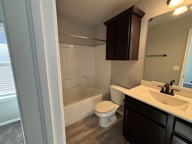 Foto del edificio - 4632 Crystal Clear Ln