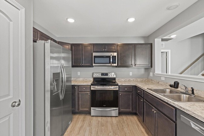 Building Photo - 162 Landry Ln