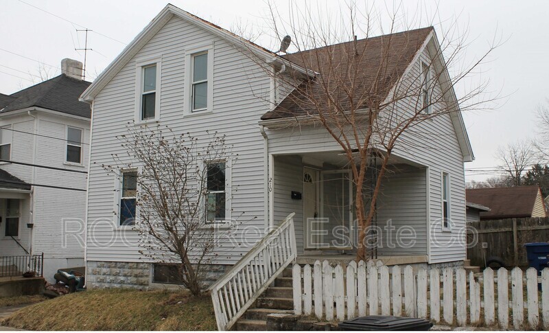 Primary Photo - 210 Volkenand Ave