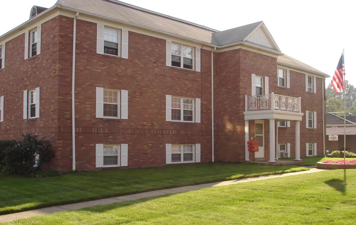 4020 Hillman Way, Youngstown, OH 44512 Apartments in Youngstown, OH