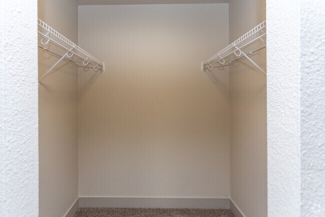 2BR, 1BA - 720 SF - North 49 Apartments