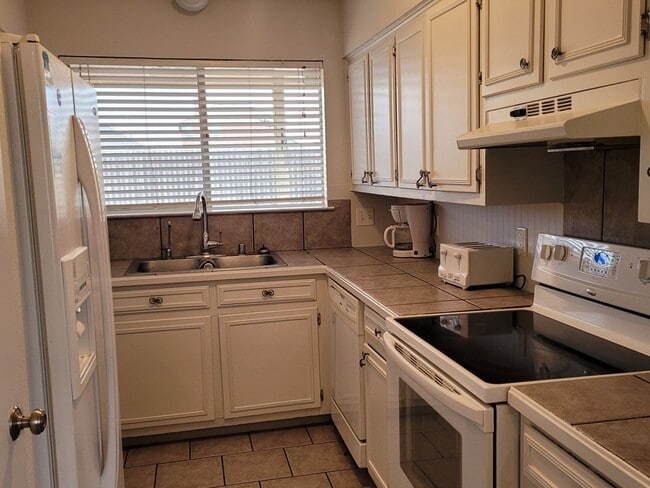 Foto del edificio - 1743 56th St