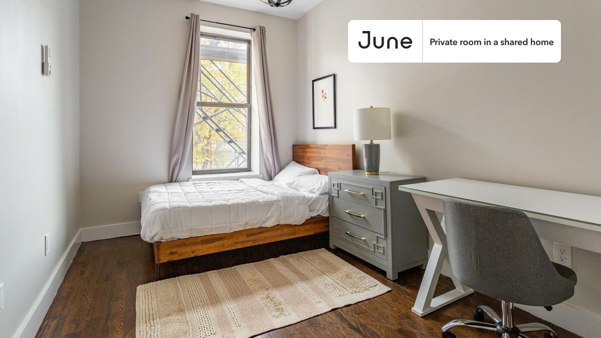 Foto principal - Private bedroom in 4 bed/2 bath Home