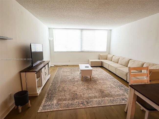 Foto del edificio - 9125 SW 77th Ave