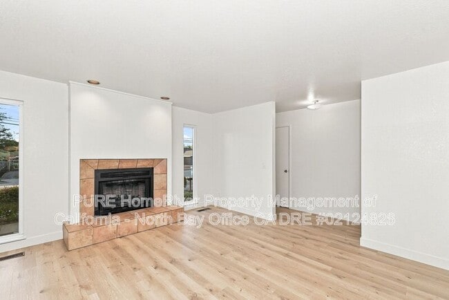 Building Photo - 5925 Montecito Blvd