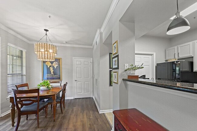 Building Photo - Corporate Furnished Rental