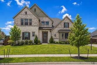 Building Photo - 1014 Paradise Ln