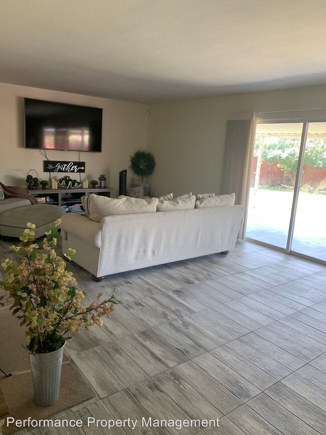 Building Photo - 3 br, 2 bath House - 1815 Country Club dr