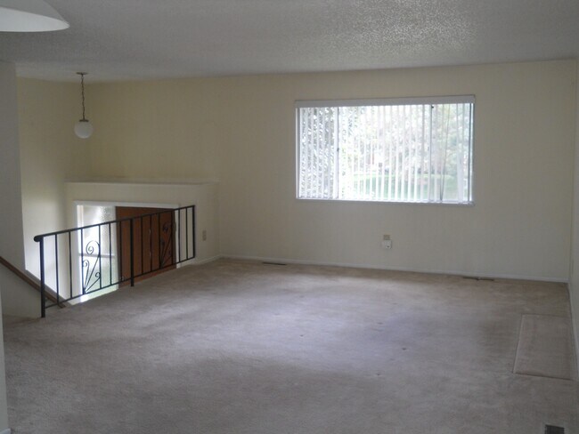 Building Photo - Boulder home with large yard coming soon!