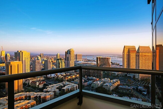 Building Photo - 