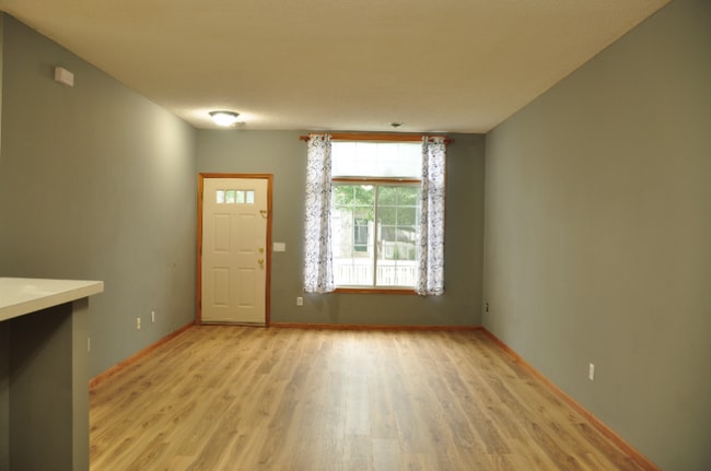 Building Photo - 9629 Queensland Ln N