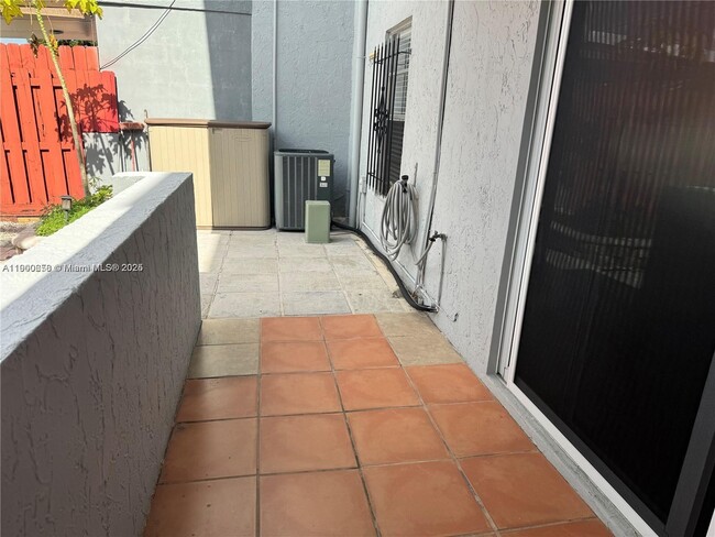 Building Photo - 1725 W 60th St