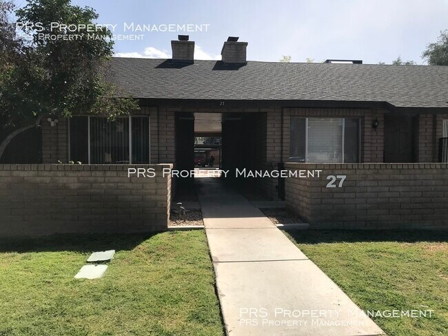 Foto del edificio - AVAILABLE NOW!!