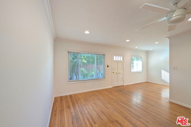 Building Photo - 224 Bicknell Ave