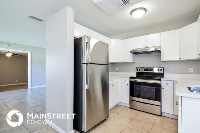 Foto del edificio - 4420 W Bay Ave