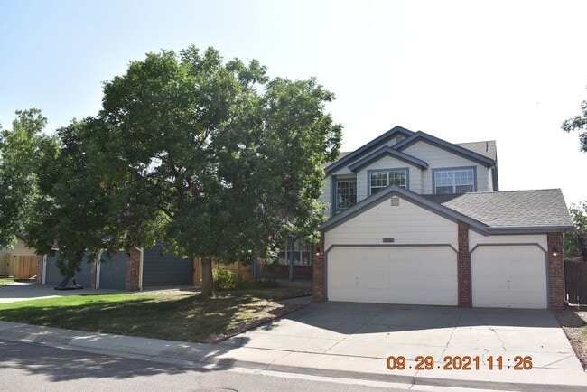 Beautiful 5 bedroom home w/ 3 car garage in Littleton - Beautiful 5 bedroom home w/ 3 car garage in Littleton