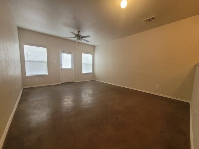 Photo - 10806 Mathom Landing Apartment