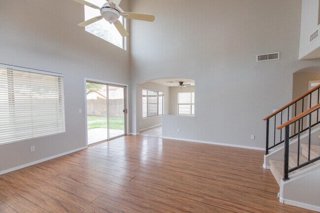 Building Photo - 18033 N Skyhawk Dr