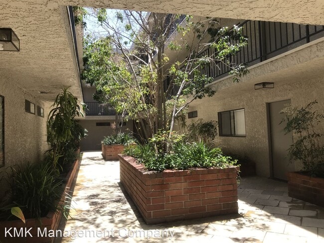Building Photo - 1 br, 1 bath Apartment - 3709 Watseka Ave ...
