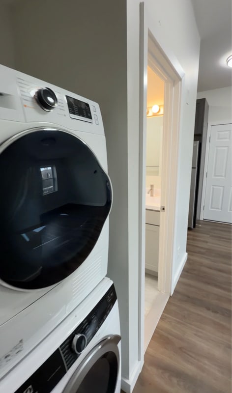 Building Photo - 5001 Oxford Ave