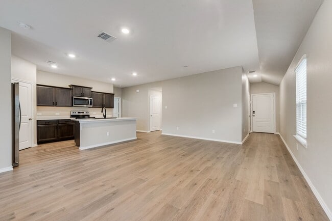 Building Photo - Beautiful 3-Bedroom Home in Aubrey ISD – Built in 2023!