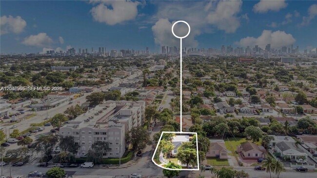 Foto del edificio - 521 NW 33rd Ave