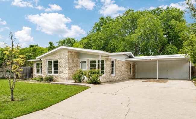Foto del edificio - 11504 Oakwood Dr
