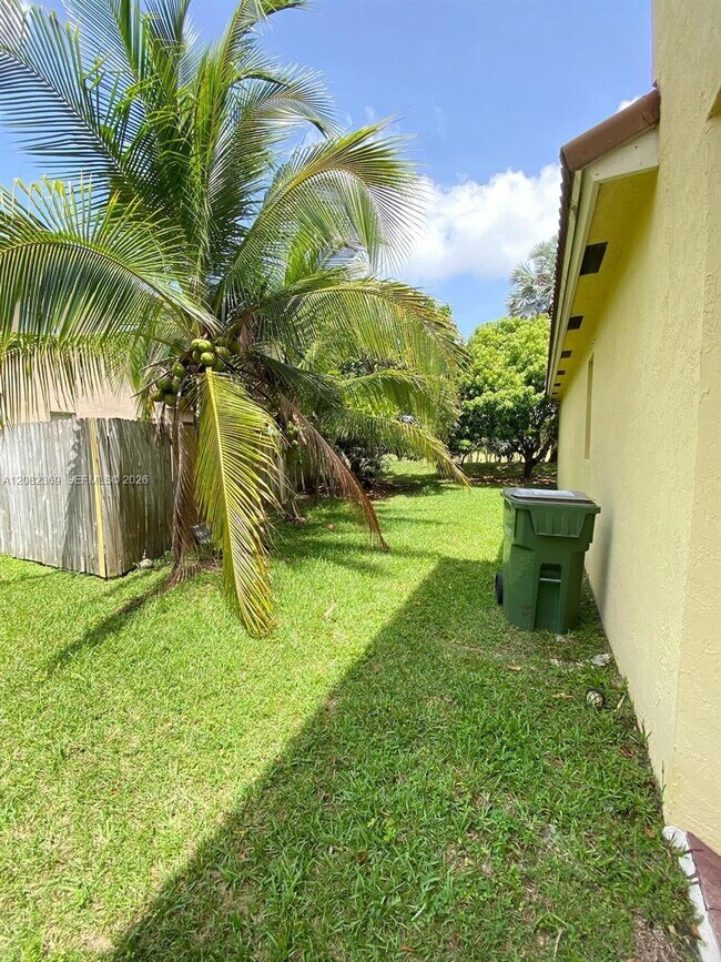 Foto del edificio - 2302 NE 37th Terrace