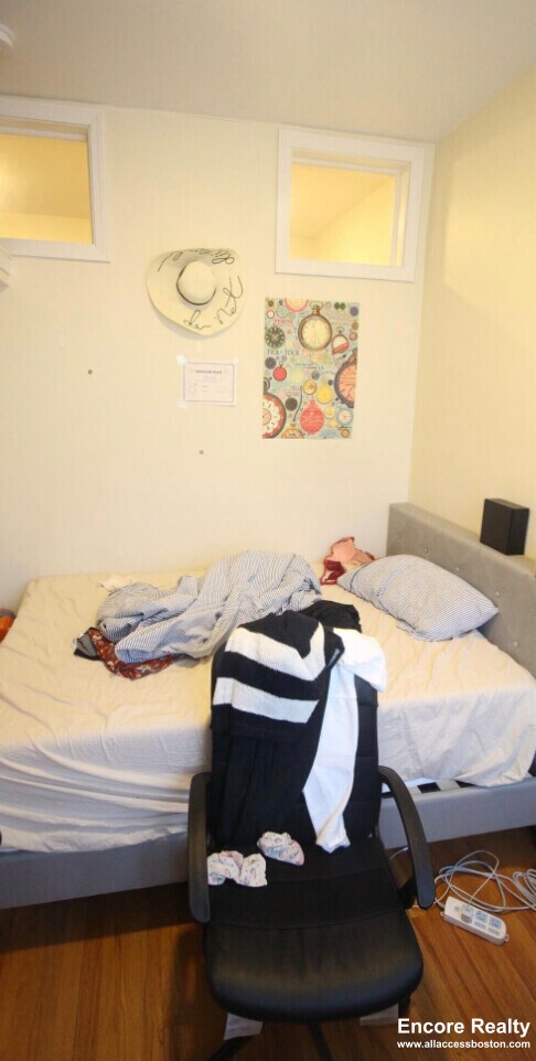 Building Photo - 84 Fenway