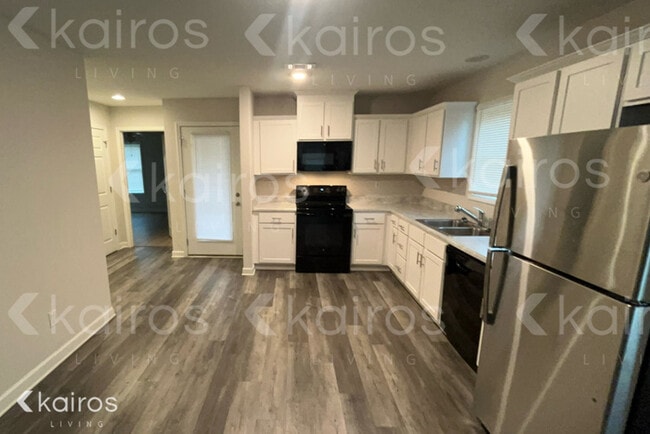 Building Photo - 1451 Maxwell Cir